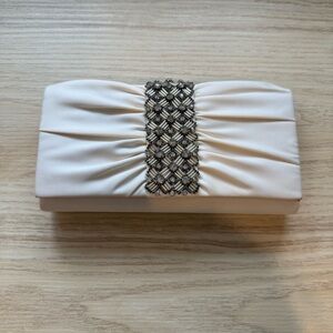 Adriana Papell Elegant Cream Clutch with Embellished Detail